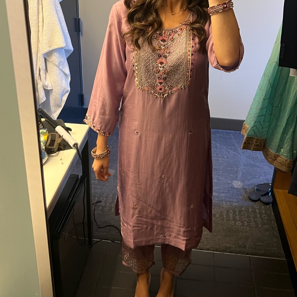 Elegant Pink Embroidered Kurta Set